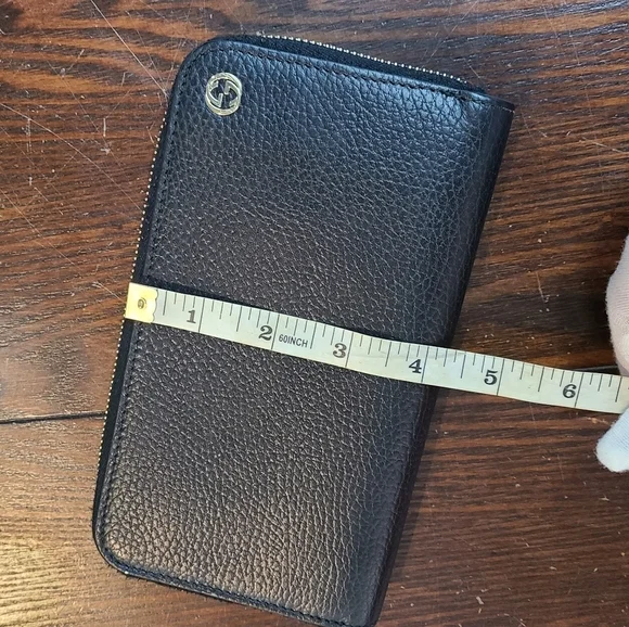 Gucci Betty Black Leather Long Wallet - Picture 3 of 13